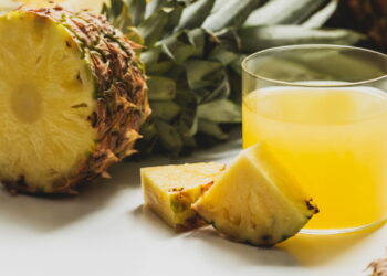 Veja como cultivar abacaxi em casa e garantir uma fruta saudável e saborosa