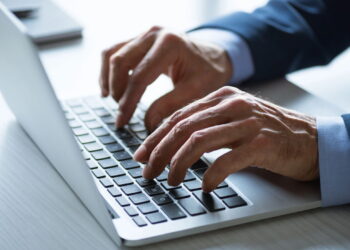 A empresa que moldou uma geração agora enfrenta o colapso