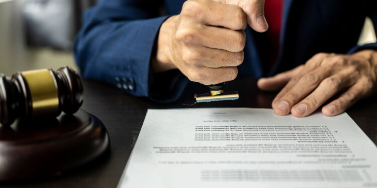 Uma gigante autopeças entra em falência e choca o mercado de veículos elétricos