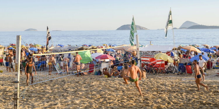 O segredo por trás do esporte que conquistou o litoral brasileiro