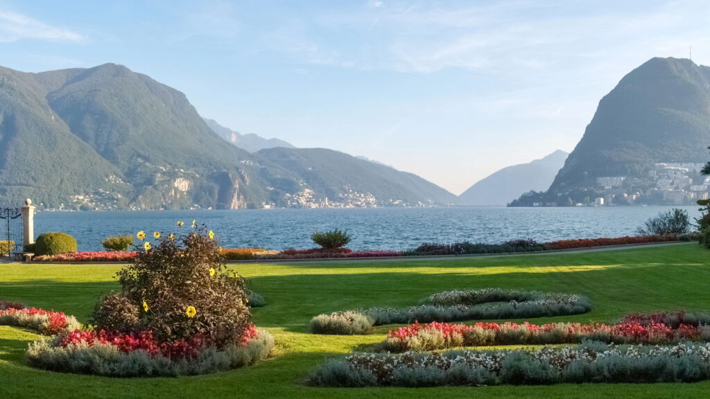 Essa cidade à beira do lago virou a queridinha dos turistas