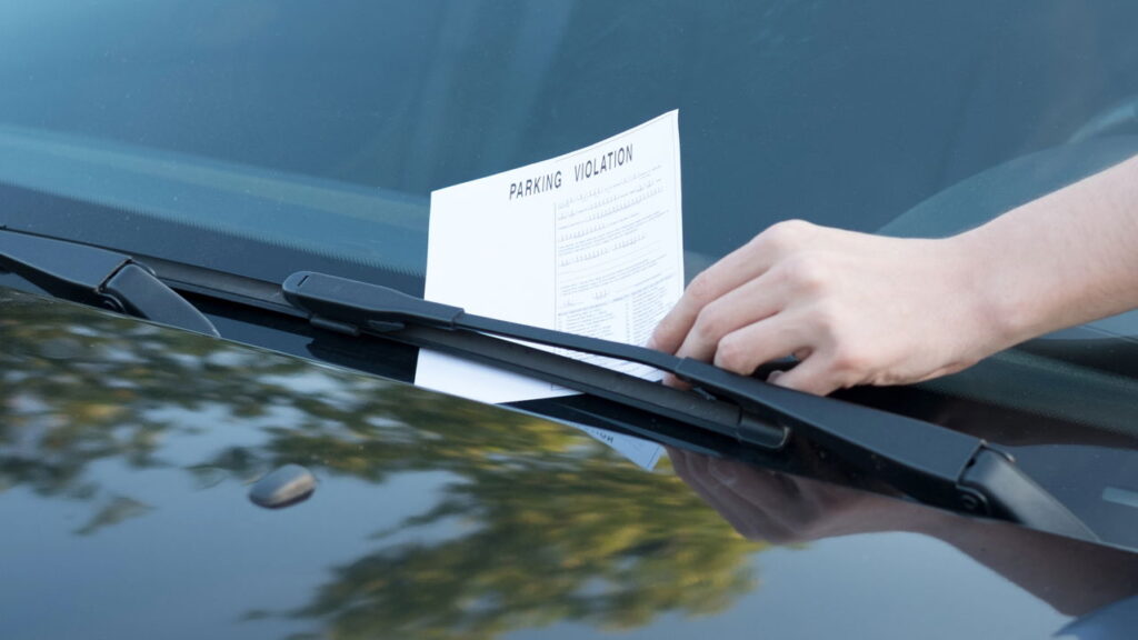 Recebeu multa de trânsito? Descubra se dá para cancelar antes de pagar