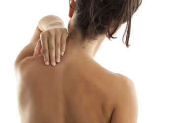 Sentiu ardência na nuca? Isso pode estar tentando te avisar algo