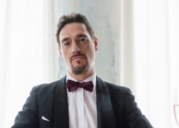 O olhar fixo é o sinal mais impactante da linguagem corporal segundo a psicologia