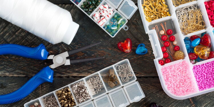 O jeito mais fácil de criar um porta-joias de cerâmica em casa