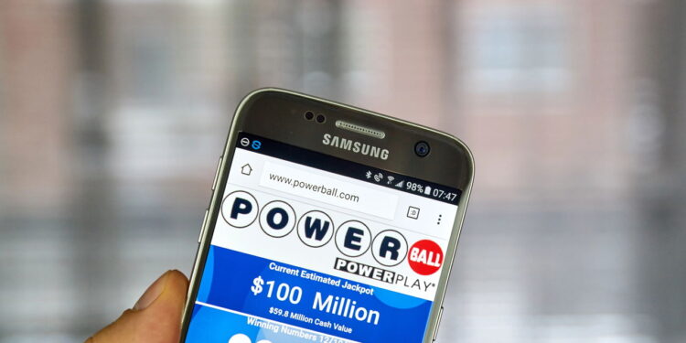 Maior prêmio da loteria vai para americano que faturou mais de US$ 2 bilhões