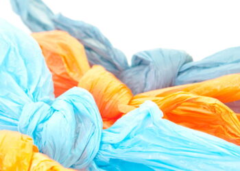 Aprenda a fazer um dispenser de sacolas e decore sua cozinha