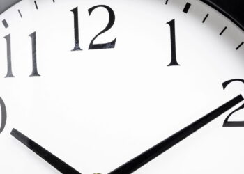 Por que o tempo parece correr mais rápido depois dos 30?