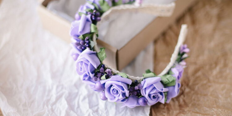 Montar tiara em casa nunca foi tão fácil, bonito e lucrativo