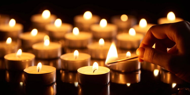 Influenciadora morre aos 30 anos após luta silenciosa com distúrbio