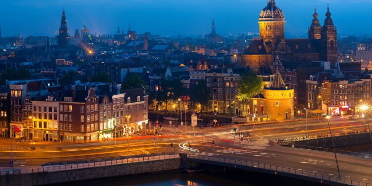 Cidade conquista milhões pelo mundo atraindo moradores de todos os cantos!