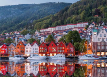 Cidade é conhecida por sua natureza exuberante e arquitetura histórica