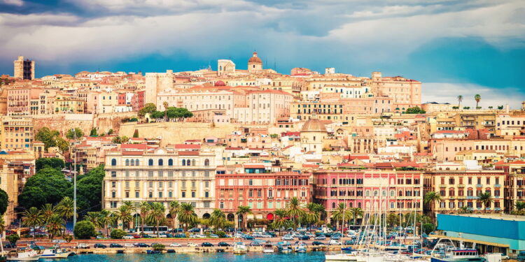 Cidade italiana com gastronomia deliciosa e ruas antigas com vistas magníficas!