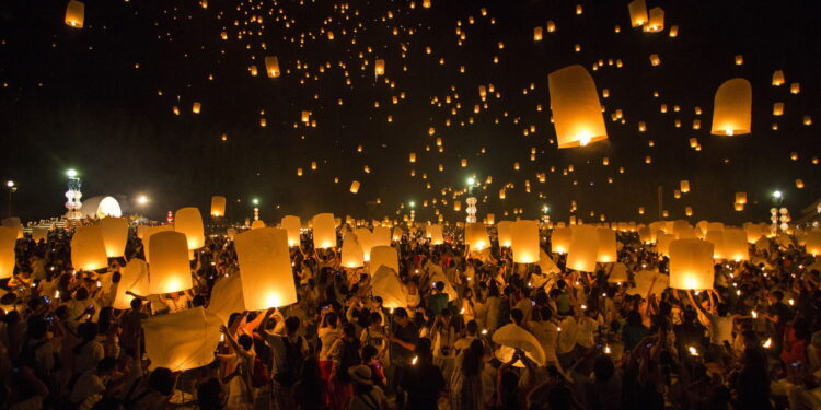 Esse festival místico atrai milhares de turistas por sua beleza e significado