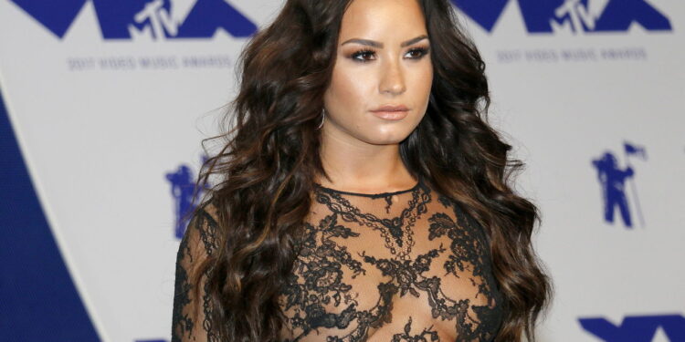 Demi Lovato ressuscita das cinzas com estreia de novo álbum e single que promete tudo!