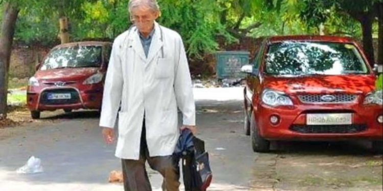 Por 30 anos, este médico tratou milhares de pessoas sem nunca receber salário