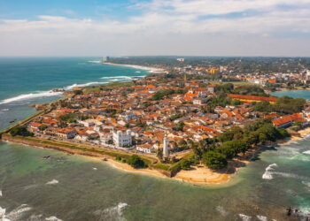 Cidade agrada os visitantes por suas praias de areia branca e águas cristalinas!