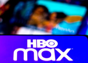 A série que está mexendo com o público da Max e quebrando tabus