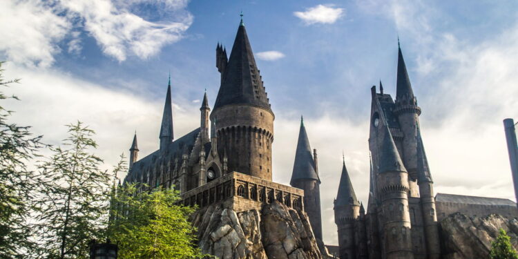 Primeira imagem do novo Harry Potter choca fãs e renova o universo mágico