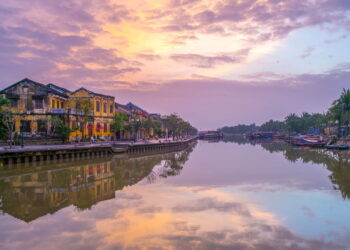 Cidade vietnamita com forte influência colonial agrada todos os gostos!