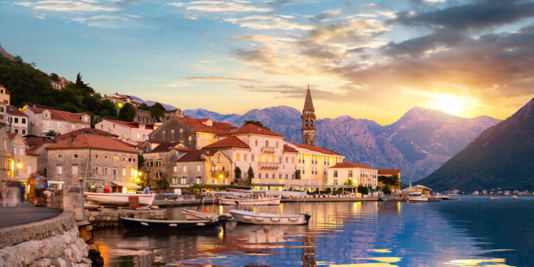 Cidade atrai turistas de todo o mundo com sua rica história e beleza natural!