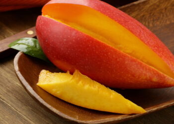 Como plantar mangas em vasos em casa de forma econômica