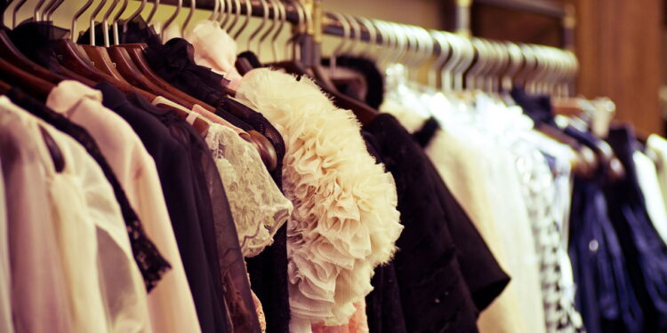 Saiba como atualizar seu guarda-roupa com elegância conforto e atitude