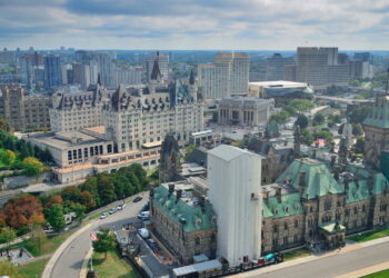 Capital do Canadá atrai turistas e novos residentes com sua infraestrutura moderna!