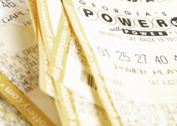 Ele ficou bilionário da noite pro dia, mas ninguém sabe quem é