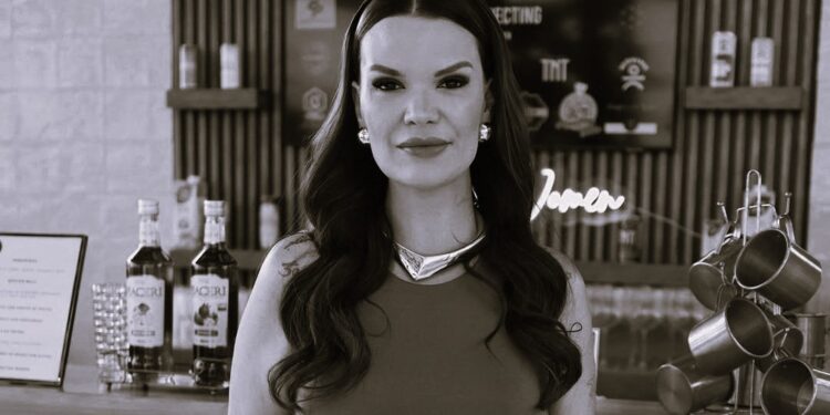 Empresaria de 40 anos morre durante procedimentos estéticos