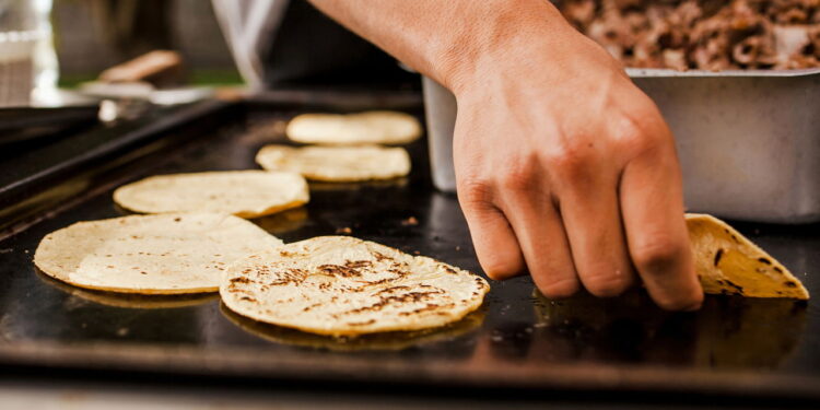 Restaurante mexicano entra em falência e aposta tudo para se manter de pé