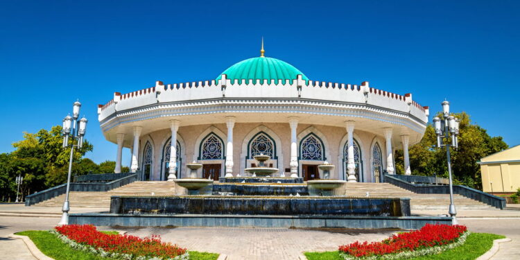 Capital impressiona a todos por sua diversidade urbana e alta economia de seu país!