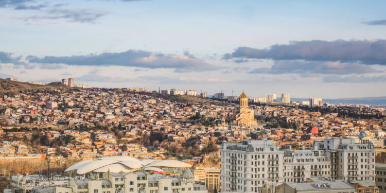 Cidade conhecida por sua rica herança e estruturas contemporâneas