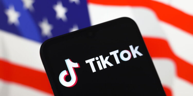 TikTok avalia lançar versão exclusiva para americanos para driblar banimento!
