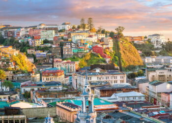 Cidade chilena encanta turistas com clima ameno e vistas panorâmicas