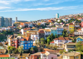 Cidade conhecida mundialmente por suas colinas coloridas e sua linda arquitetura!