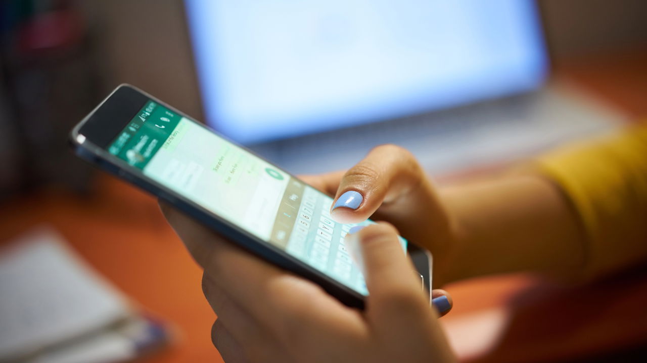 Imagem ilustrativa de "Nova IA transforma áudios longos do WhatsApp em textos resumidos com um clique"