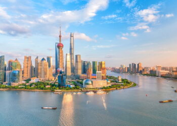 Cidade costeira da China é um dos destinos mais dinâmicos e cosmopolitas do mundo!