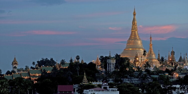 Cidade de prestígio comercial e rica herança histórica conquista corações!