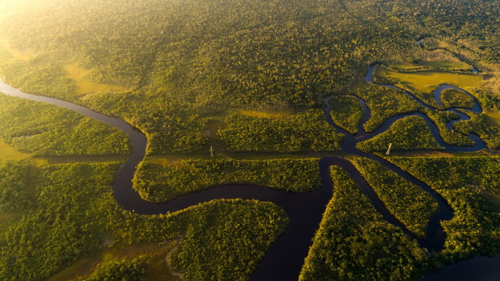 Caminhadas rios e tradições que só esse destino pode oferecer
