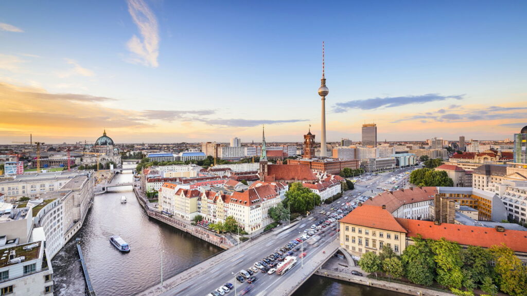 A cidade que mistura arte política e inovação em cada esquina