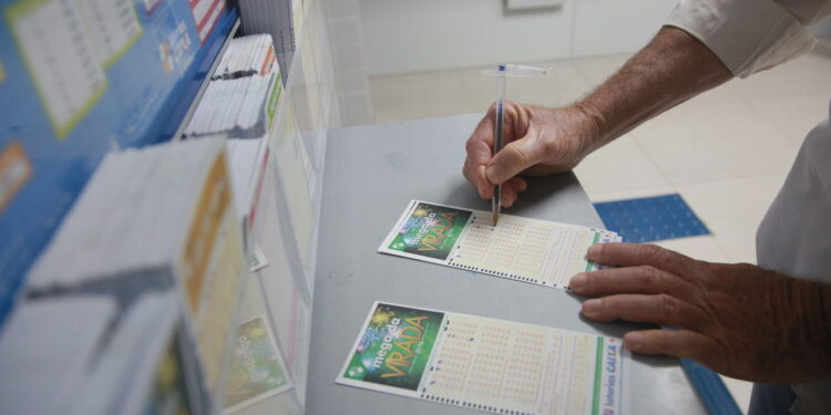 Aposta de R$ 5 leva prêmio de R$ 127 milhões na Mega-Sena