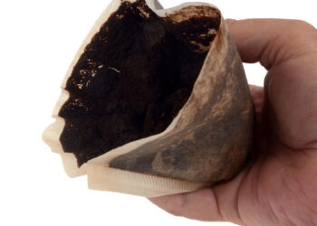 Você sabia que este ingrediente pode acabar com o mau cheiro da geladeira? Basta espalhar!