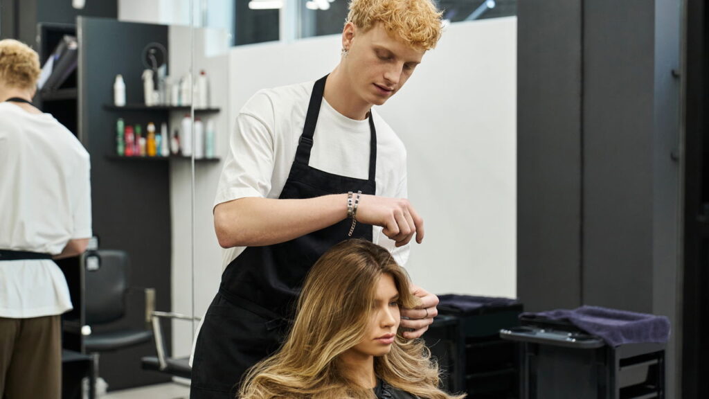 Minimalismo ou ousadia? Os penteados que vão te conquistar em 2025