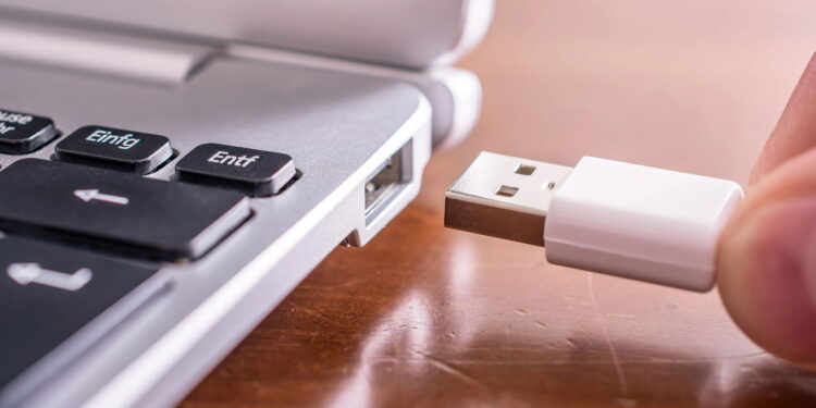 Novo cabo conector chega para aposentar USB e HDMI