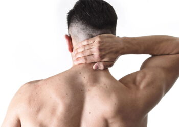 Celular virou vilão oculto e ameaça a saúde do pescoço de milhões