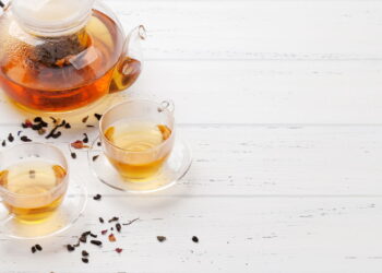 Esses três chás podem simplesmente transformar suas noites de sono