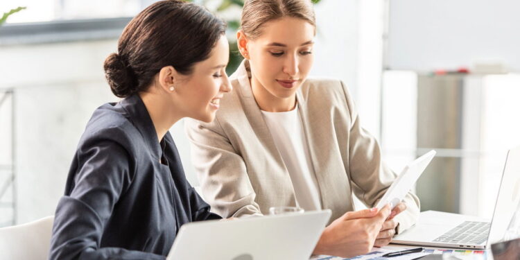 Por que buscamos a aprovação de figuras de autoridade segundo a psicologia