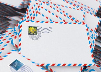 Um cartão postal entregue com 121 anos de atraso levou esse homem à sua família há muito tempo perdida