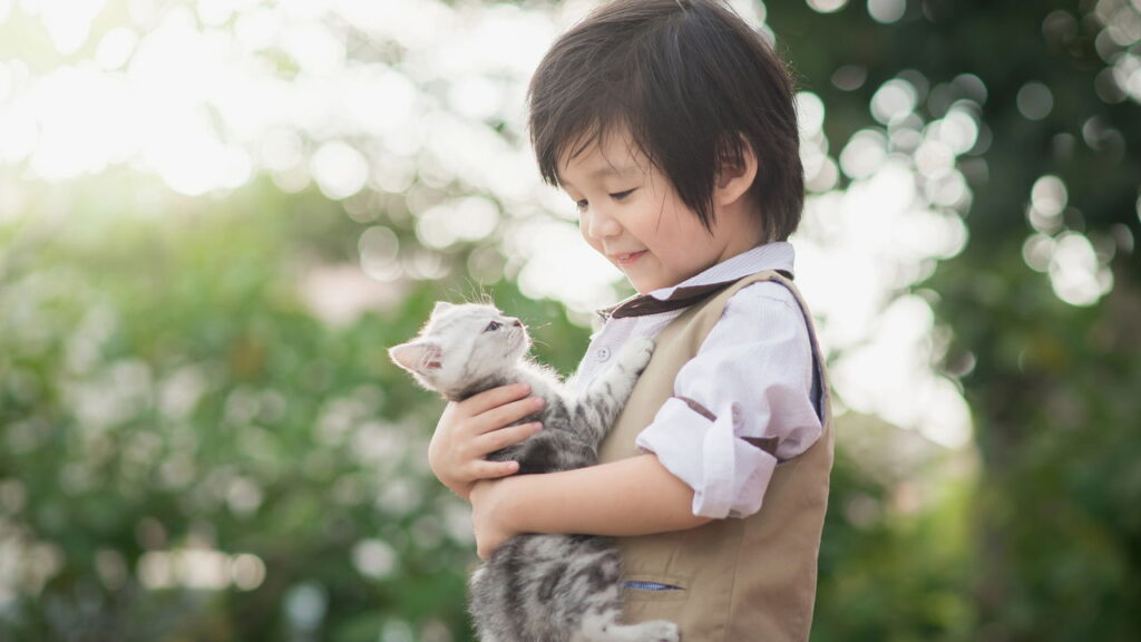 Por que tantas famílias estão adotando pets mesmo com filhos pequenos?